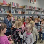 Jesienne zajęcia czytelniczo-plastyczne w bibliotece0017.jpg