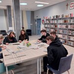 Warsztaty papierowej wikliny w bibliotece0003.jpg